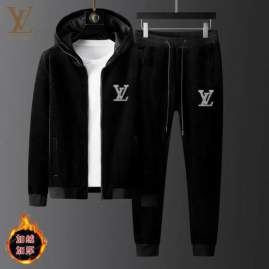 Picture of LV Sweater Suits _SKULVM-4XLkdtn19740896